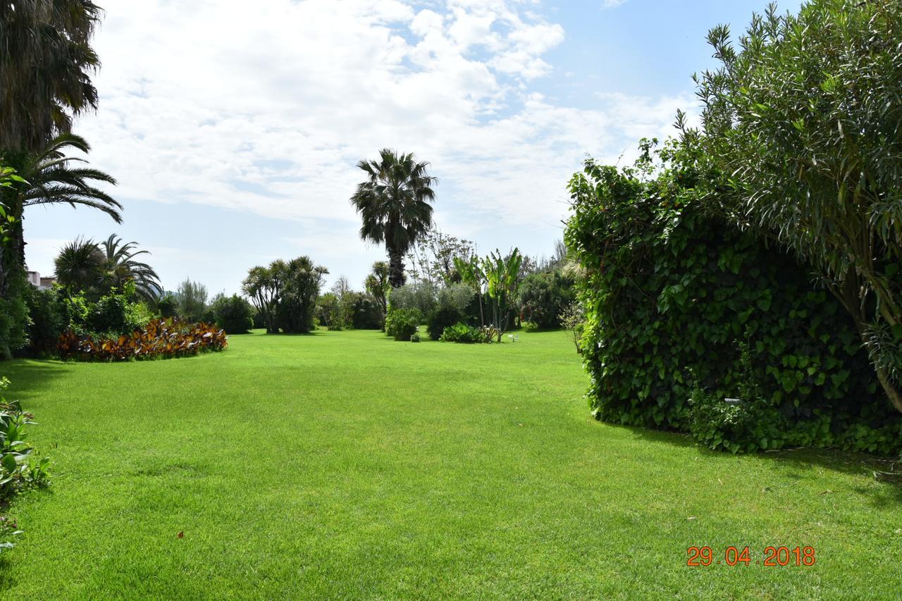 Marina Club Hotel Baia Domizia Exterior photo